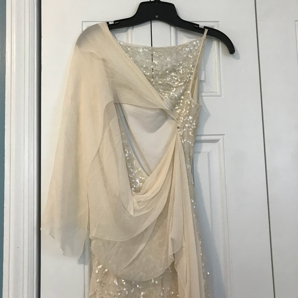 Evening gown - Picture 2 of 8